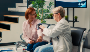 A health profesional and patient